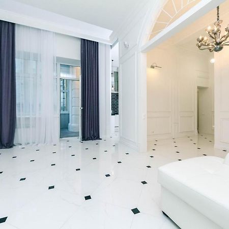 קייב Luxury Beatiful Apartment On Pyshkinska Street מראה חיצוני תמונה