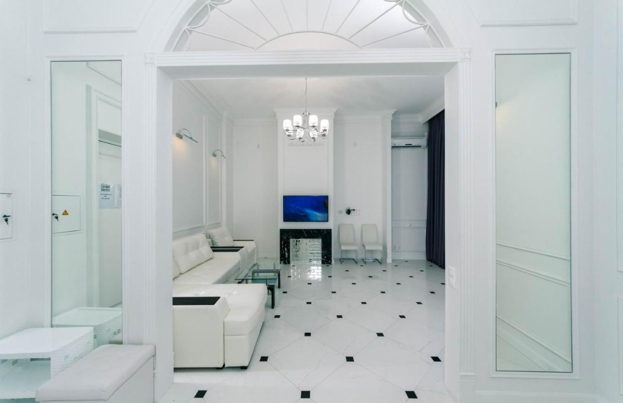 קייב Luxury Beatiful Apartment On Pyshkinska Street מראה חיצוני תמונה