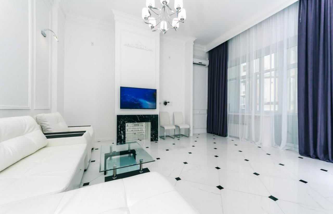 קייב Luxury Beatiful Apartment On Pyshkinska Street מראה חיצוני תמונה