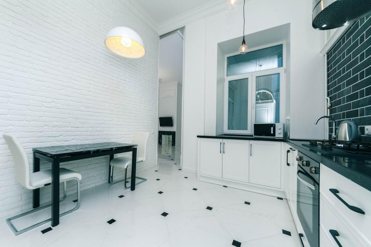 קייב Luxury Beatiful Apartment On Pyshkinska Street מראה חיצוני תמונה