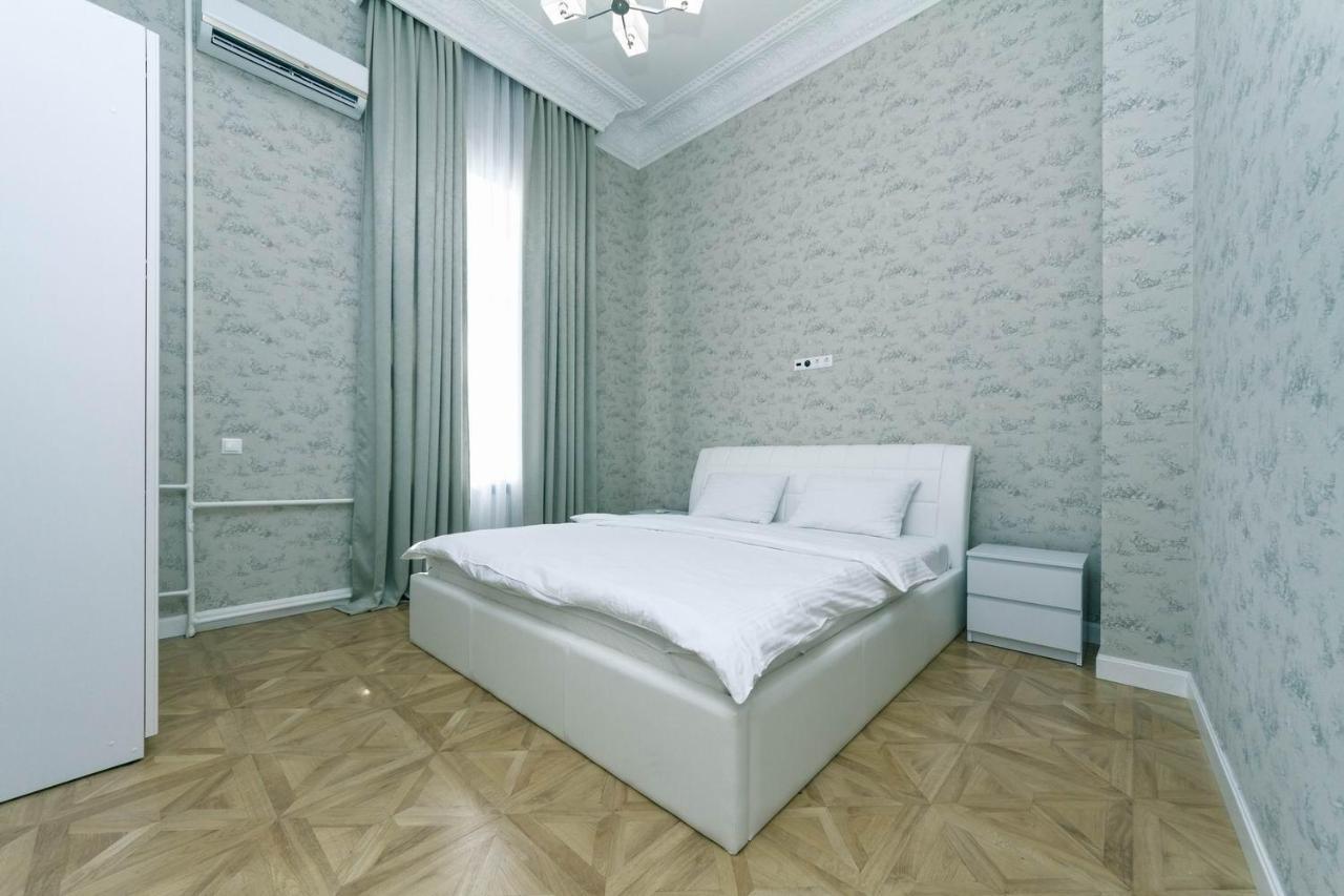 קייב Luxury Beatiful Apartment On Pyshkinska Street מראה חיצוני תמונה