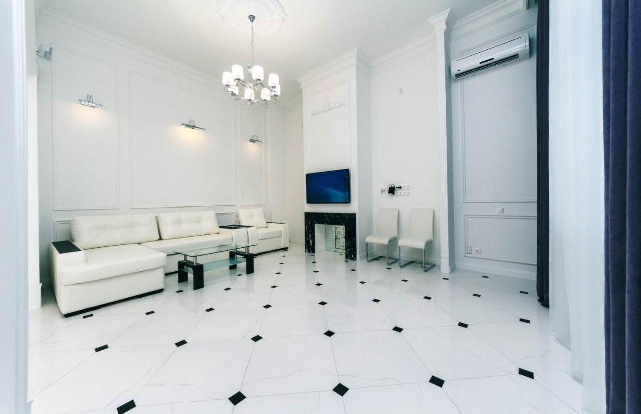 קייב Luxury Beatiful Apartment On Pyshkinska Street מראה חיצוני תמונה